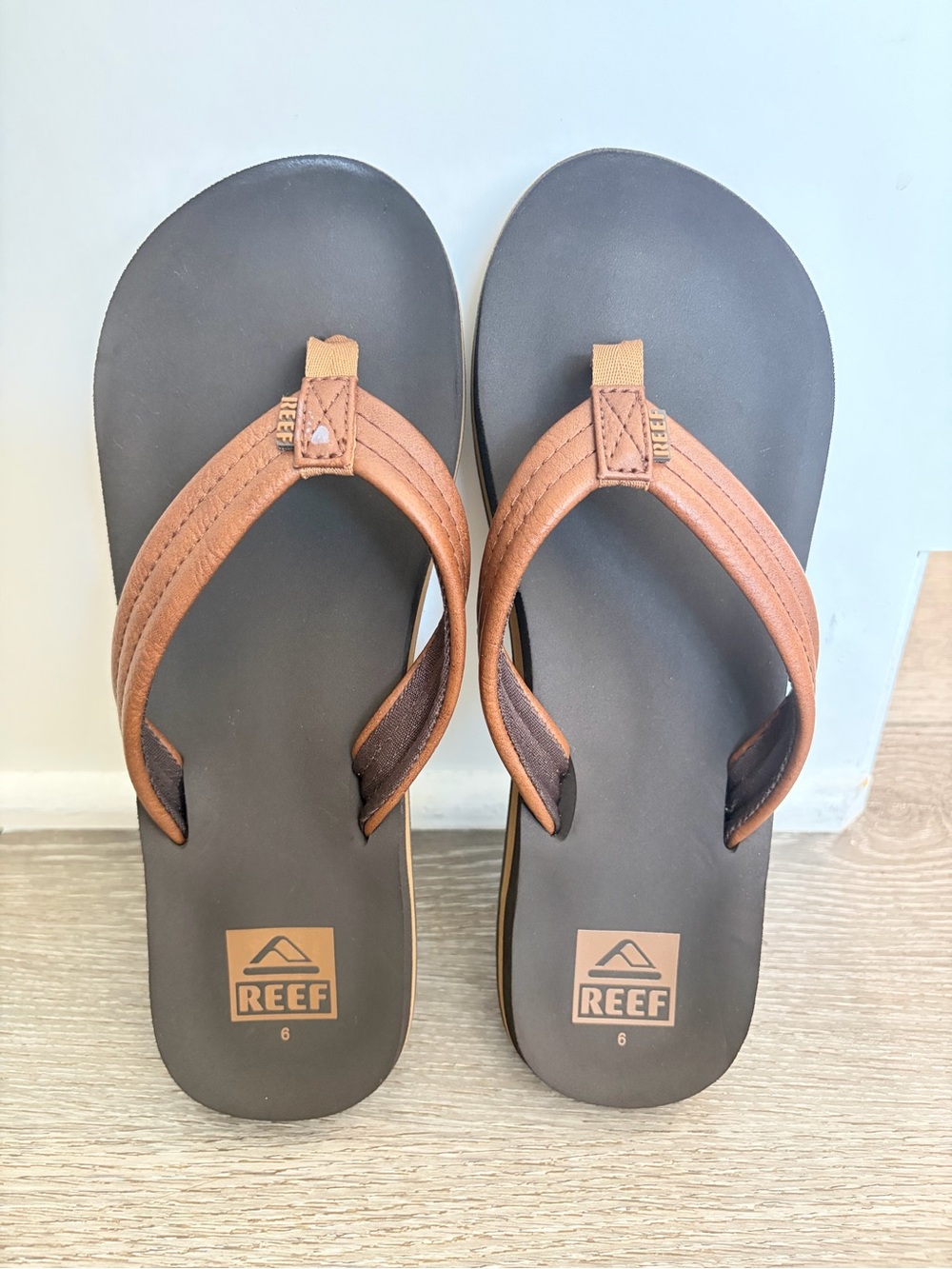 Reef Men's Brown and Black Flip Flop Sandals